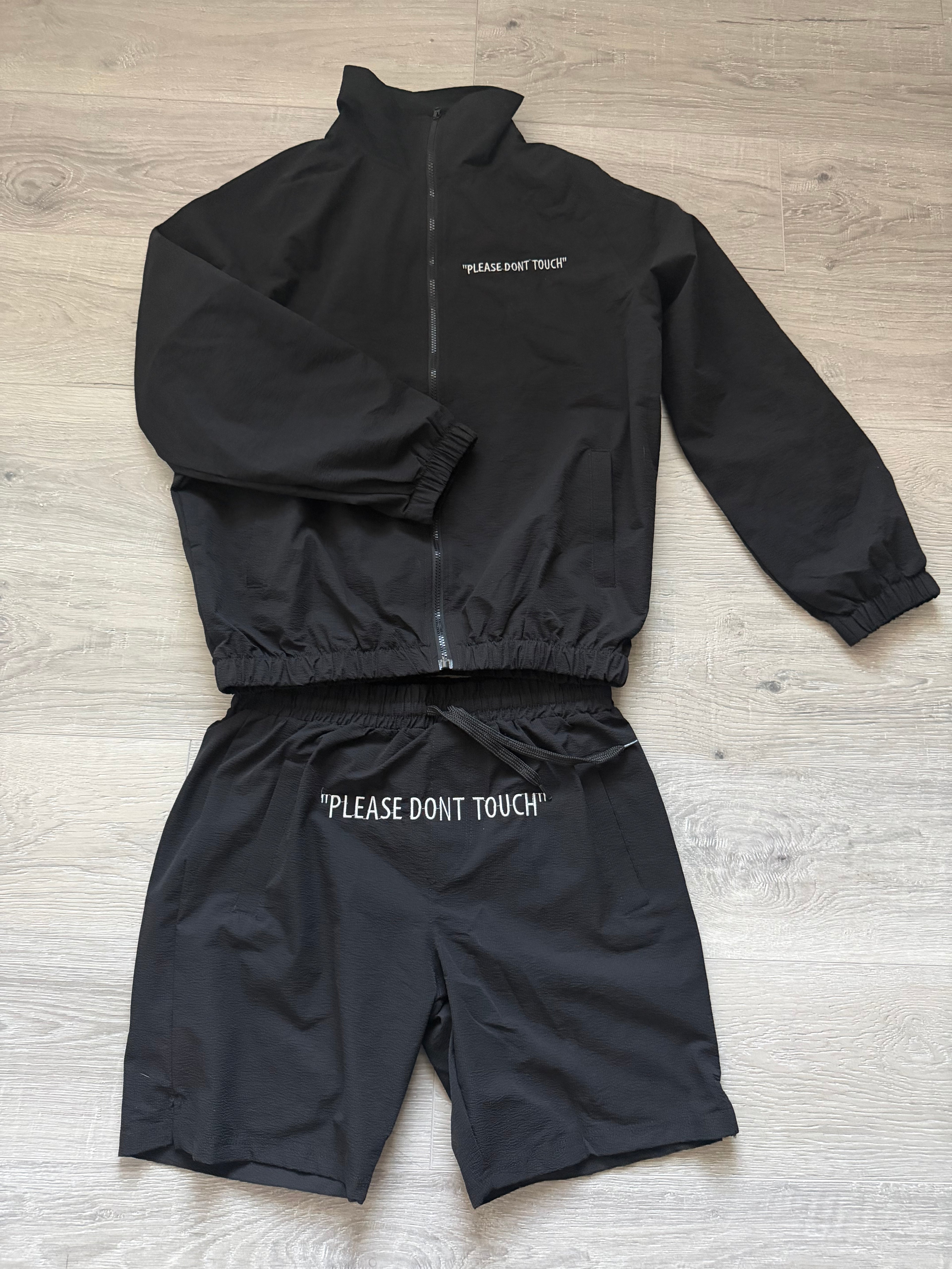 “White on Black” Woven Collar Zip Set